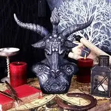 Figurine baphomet bust